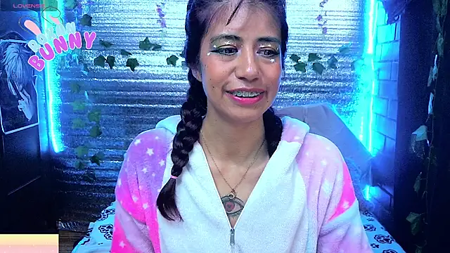 Roxanbunny1 online show from March 2026 04:19:02 PM