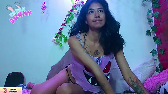 Roxanbunny1 online show from December 2025 08:04:02 PM