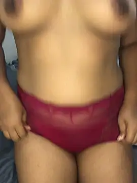 Snapshot of Rose_Olivia chatting on December 2024 03:58:01 PM Rose Olivia online show from December 2024 03:58:01 PM