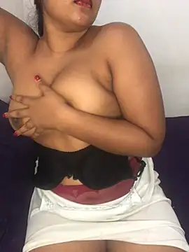 Snapshot of Rose_Olivia chatting on February 2025 02:07:01 PM Rose Olivia online show from February 2025 02:07:01 PM