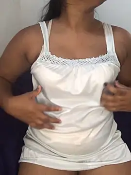 Snapshot of Rose_Olivia chatting on January 2025 01:58:01 PM Rose Olivia online show from January 2025 01:58:01 PM