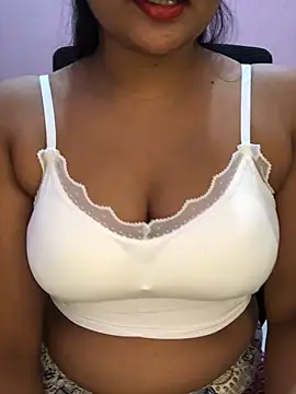 Rose Olivia online show from November 2025 03:45:02 PM