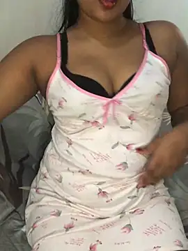 Snapshot of Rose_Olivia chatting on January 2025 02:04:01 PM Rose Olivia online show from January 2025 02:04:01 PM