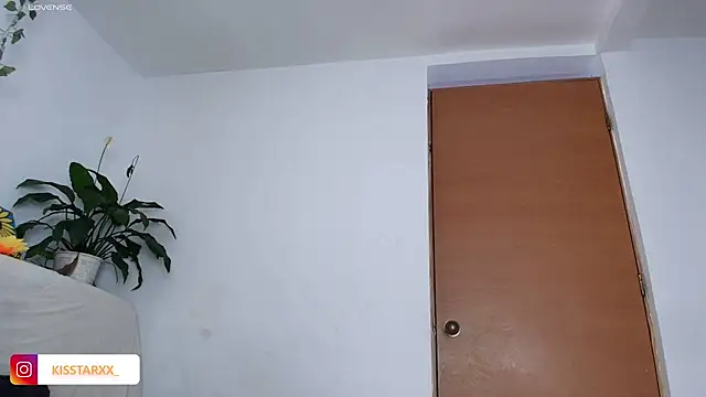 Snapshot of kisstarxxx chatting on January 2026 10:16:02 PM kisstarxxx online show from January 2026 10:16:02 PM