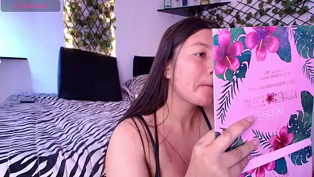 Snapshot of kisstarxxx chatting on June 2026 08:57:02 PM kisstarxxx online show from June 2026 08:57:02 PM