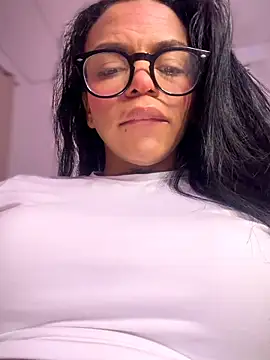 Snapshot of Charly_ chatting on June 2026 04:13:01 PM Charly online show from June 2026 04:13:01 PM