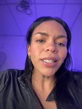 Snapshot of Charly_ chatting on December 2025 04:11:01 AM Charly online show from December 2025 04:11:01 AM