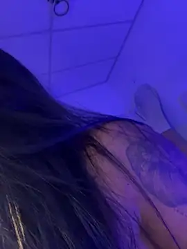 Snapshot of Charly_ chatting on December 2025 04:14:01 AM Charly online show from December 2025 04:14:01 AM