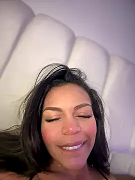 Snapshot of Charly_ chatting on November 2025 05:00:01 AM Charly online show from November 2025 05:00:01 AM