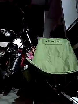 Dwirosebig online show from November 2025 06:45:02 PM