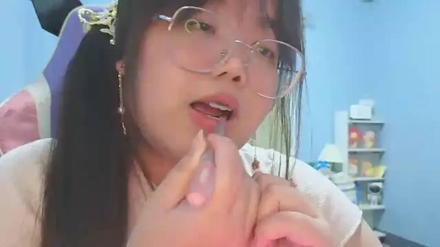 Snapshot of ANNELIESE_ chatting on September 2025 04:01:01 PM ANNELIESE online show from September 2025 04:01:01 PM