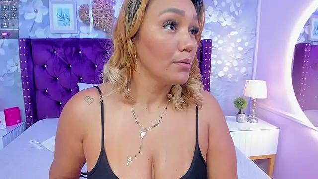 dalila salazar online show from April 2026 10:11:02 PM