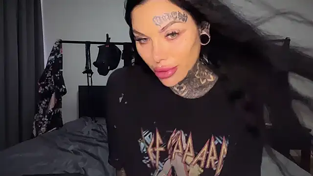 claudiacvc95 online show from October 2025 03:40:02 AM