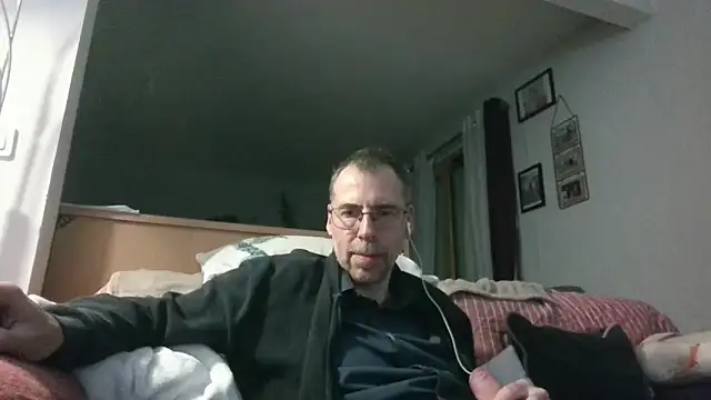 Snapshot of ptitcanard60600 chatting on May 2026 09:52:02 PM ptitcanard60600 online show from May 2026 09:52:02 PM