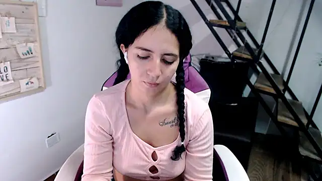 samantha baby  online show from January 2026 04:32:01 PM