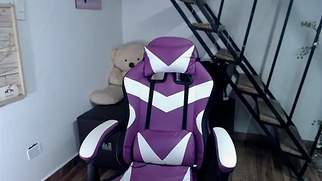 samantha baby  online show from October 2025 07:11:02 PM