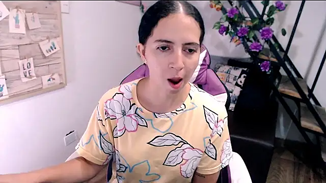 samantha baby  online show from April 2026 07:07:02 PM
