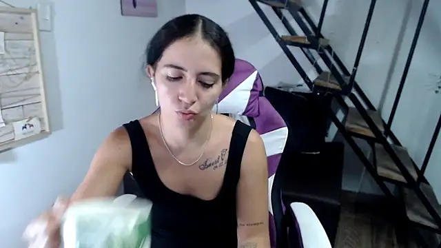 samantha baby  online show from November 2025 07:18:01 PM