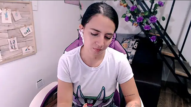 samantha baby  online show from April 2026 04:36:02 PM