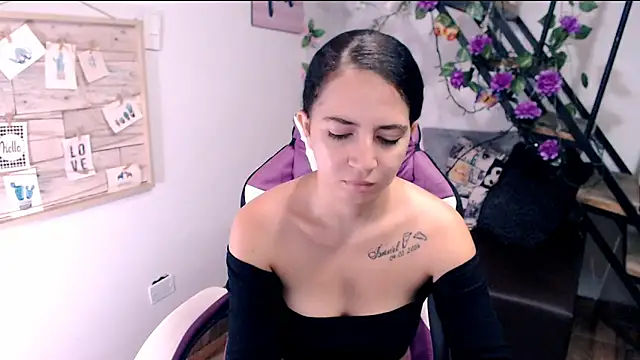 samantha baby  online show from April 2026 01:52:01 PM