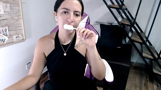 samantha baby  online show from December 2025 04:20:02 PM