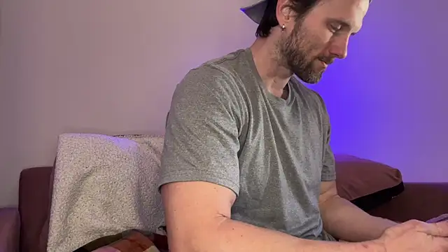 alexmannd online show from November 2025 08:13:01 PM