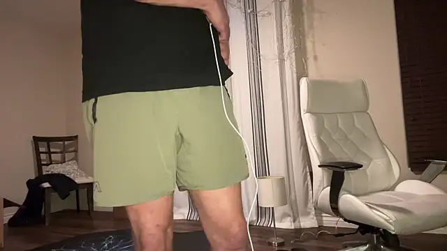 Snapshot of alexmannd chatting on February 2026 02:33:01 AM alexmannd online show from February 2026 02:33:01 AM