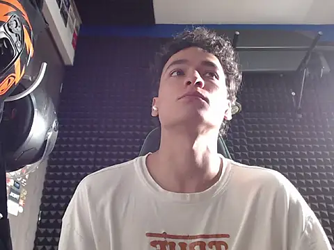 Curly Angel24 online show from May 2026 01:25:01 PM