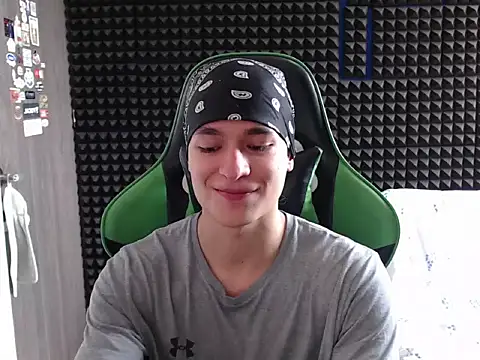 Curly Angel24 online show from December 2025 05:25:01 PM