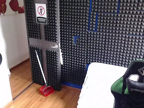 Curly Angel24 online show from November 2025 05:13:02 PM