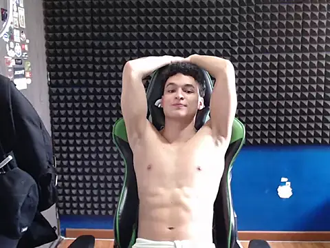 Curly Angel24 online show from February 2026 07:03:01 PM