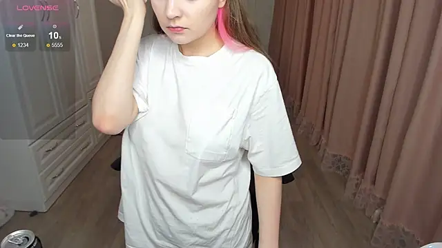 Snapshot of lil_cassie chatting on October 2025 05:20:02 PM lil cassie online show from October 2025 05:20:02 PM