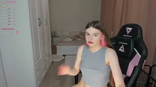 Snapshot of lil_cassie chatting on December 2025 06:42:02 PM lil cassie online show from December 2025 06:42:02 PM