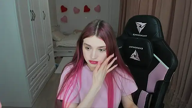 lil cassie online show from April 2026 08:10:01 PM