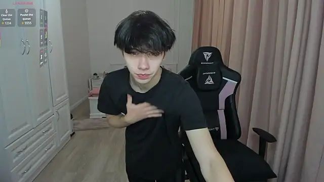 lil cassie online show from October 2025 04:44:01 AM