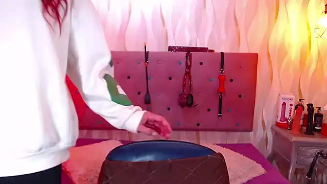 IsabelaLatina online show from January 2026 04:00:02 PM