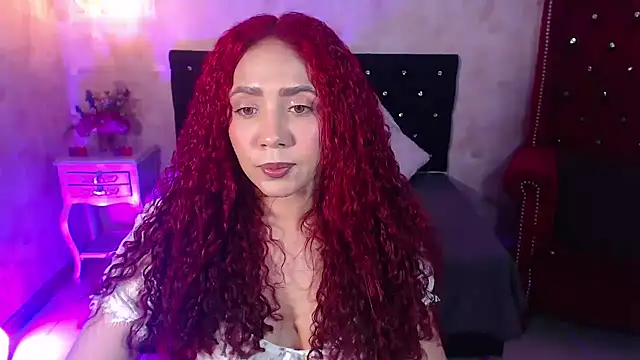 IsabelaLatina online show from July 2026 03:33:01 AM