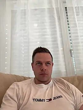 Danii0790 online show from February 2025 03:00:01 PM