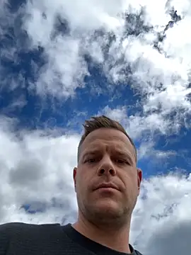 Danii0790 online show from September 2025 12:38:01 PM