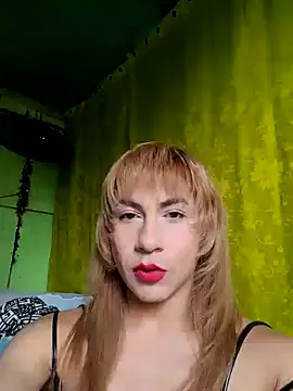 Snapshot of Evehampy chatting on November 2025 06:23:01 PM Evehampy online show from November 2025 06:23:01 PM