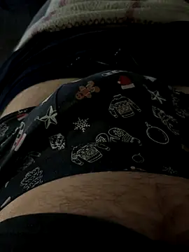 alieno27 online show from December 2024 08:47:01 PM