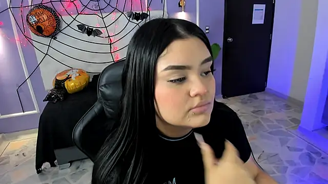 Snapshot of martinasaez chatting on October 2025 08:42:01 PM martinasaez online show from October 2025 08:42:01 PM