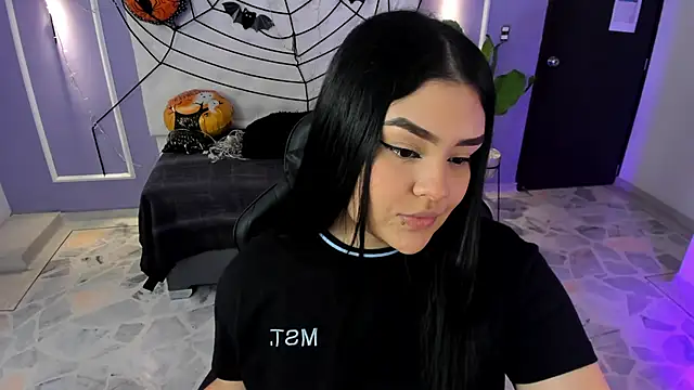 Snapshot of martinasaez chatting on October 2025 08:08:02 PM martinasaez online show from October 2025 08:08:02 PM