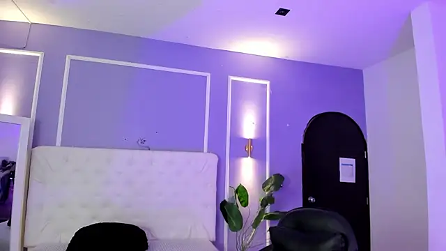 Snapshot of martinasaez chatting on December 2025 08:35:02 PM martinasaez online show from December 2025 08:35:02 PM