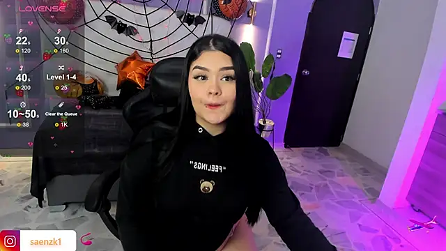 martinasaez online show from October 2025 08:11:02 PM