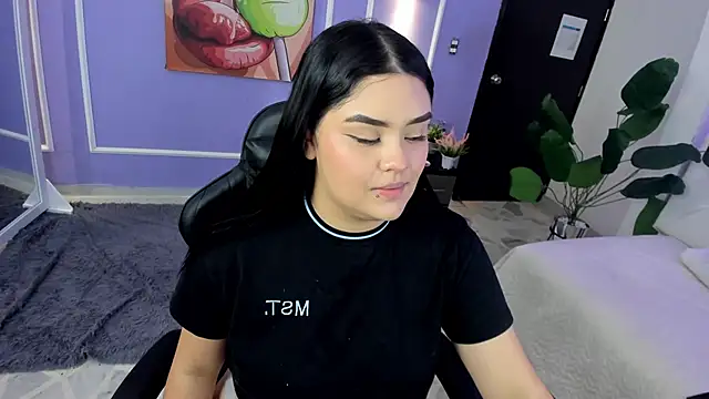 Snapshot of martinasaez chatting on November 2025 06:34:02 PM martinasaez online show from November 2025 06:34:02 PM