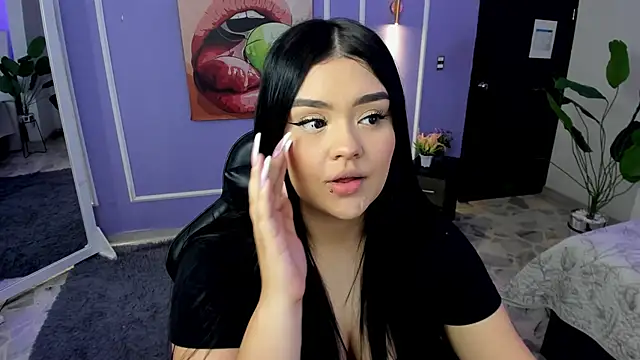 Snapshot of martinasaez chatting on November 2025 08:14:01 PM martinasaez online show from November 2025 08:14:01 PM