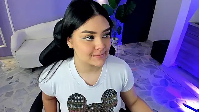 martinasaez online show from September 2025 07:42:02 PM