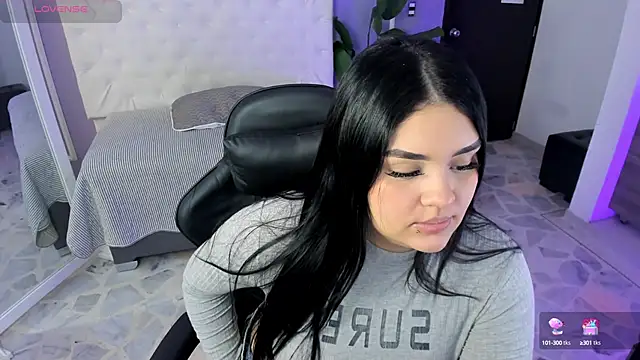 martinasaez online show from October 2025 08:10:02 PM