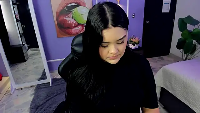 Snapshot of martinasaez chatting on November 2025 08:31:01 PM martinasaez online show from November 2025 08:31:01 PM